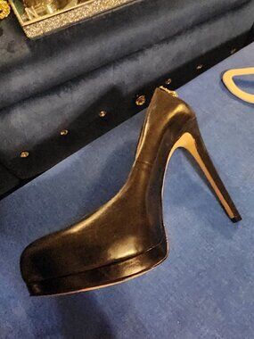 Michael Kors size 10
